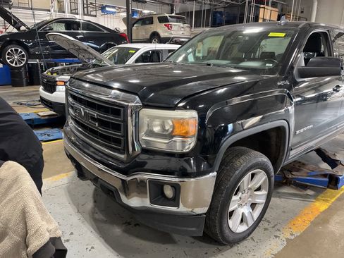 Used 2015 GMC Sierra 1500 SLE w/ SLE Value Package image 2