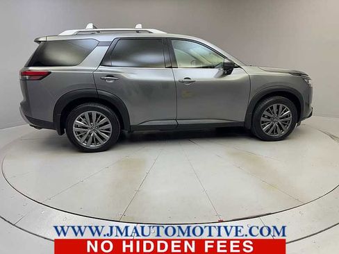 Used 2022 Nissan Pathfinder SL w/ SL Premium Package image 6