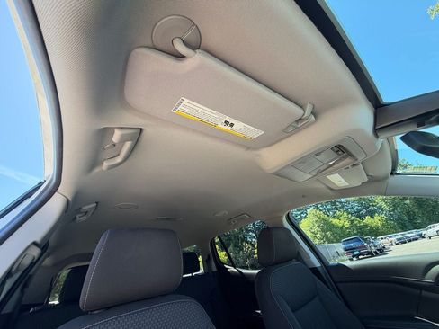 Used 2022 GMC Acadia SLE FWD image 27