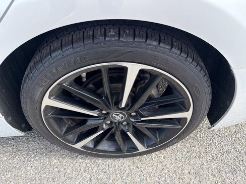 Used 2019 Toyota Camry XSE w/ Driver Assist Package image 12