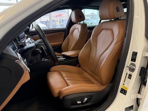 Used 2019 BMW 540i xDrive w/ Convenience Package image 30