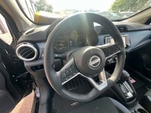 Used 2025 Nissan Versa SV image 14