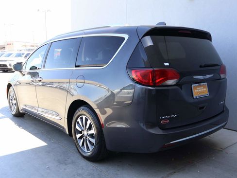 Used 2020 Chrysler Pacifica Limited w/ Advanced Safetytec Group FWD image 3