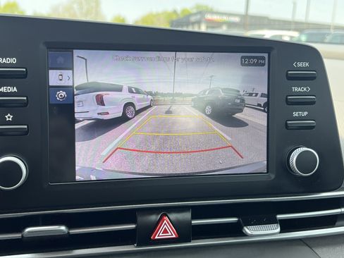 Used 2024 Hyundai Elantra SE FWD image 34