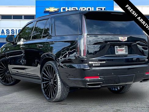 Used 2025 Cadillac Escalade Sport w/ Touring Package AWD/4WD image 3