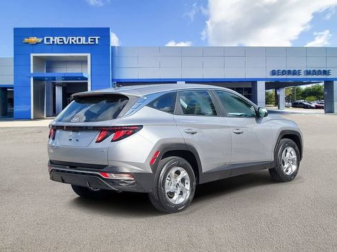 Used 2023 Hyundai Tucson SE image 4