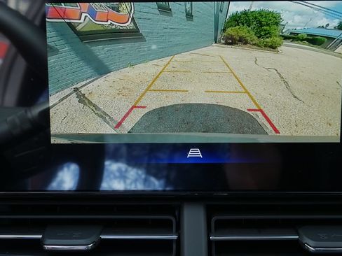 New 2026 Chevrolet Trax LT w/ Sunroof Package FWD image 27