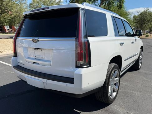 Used 2019 Cadillac Escalade Premium Luxury AWD/4WD image 5