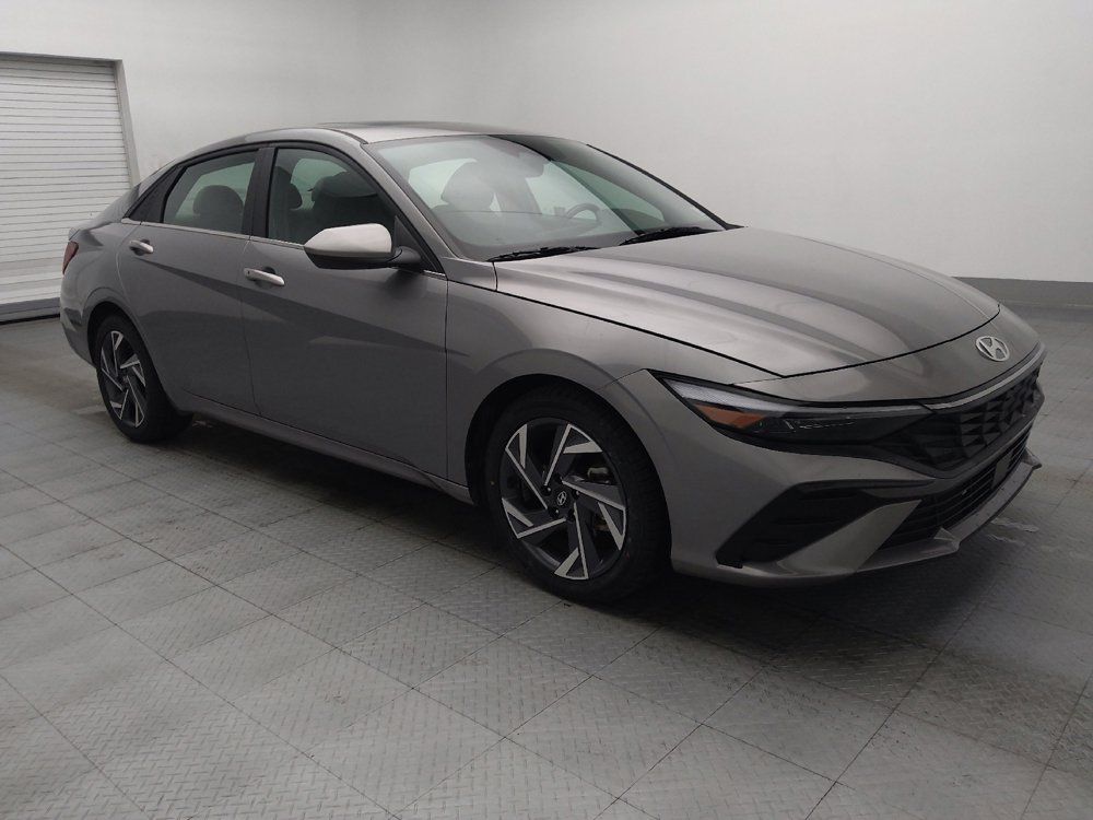 Used 2025 Hyundai Elantra SEL FWD image 11