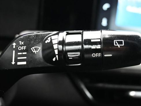 Used 2025 Nissan Kicks SV image 20