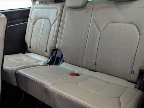 Used 2024 Ford Expedition Limited AWD/4WD image 18