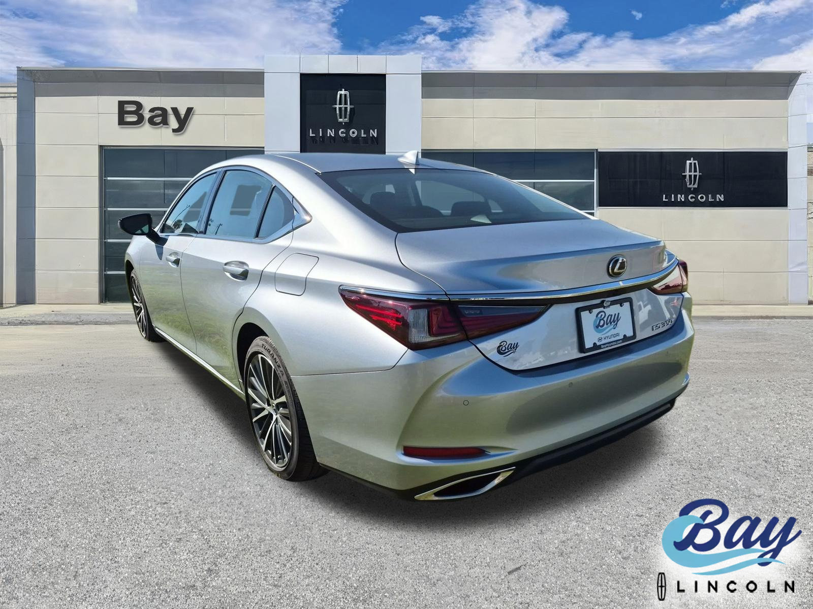 Used 2025 Lexus ES 350 w/ Premium Package FWD image 8