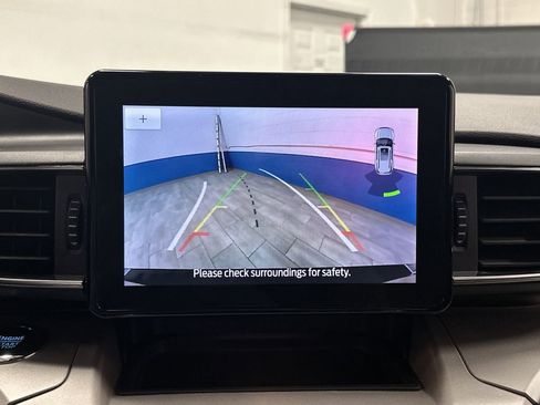 Used 2023 Ford Explorer XLT w/ Equipment Group 202A image 9