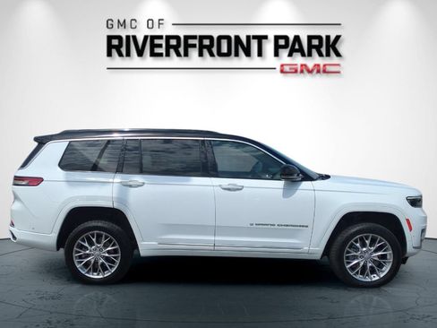 Used 2024 Jeep Grand Cherokee L Summit w/ Advanced Protech Group IV AWD/4WD image 2