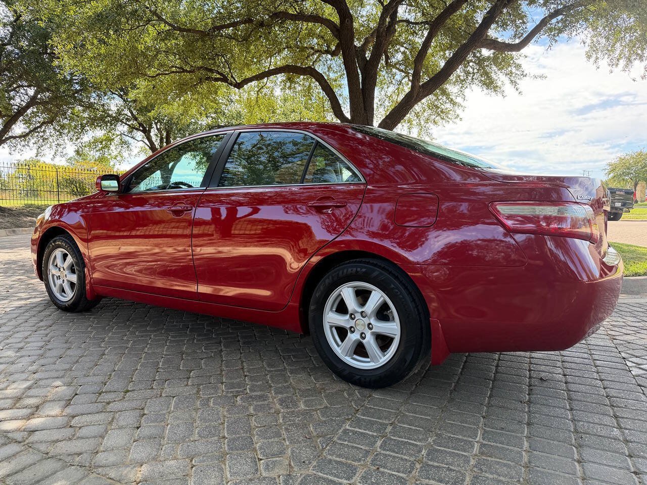 Used 2009 Toyota Camry LE FWD image 7
