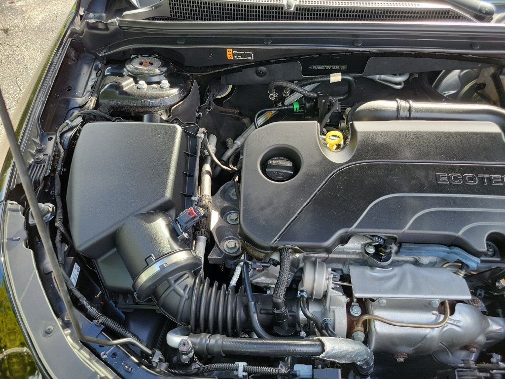 Used 2022 Chevrolet Malibu RS FWD image 37