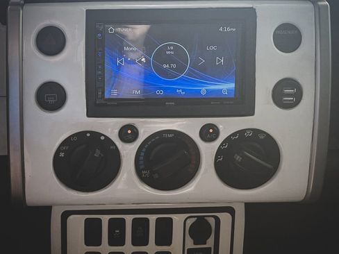 Used 2012 Toyota FJ Cruiser 2WD w/ Convenience Pkg image 10