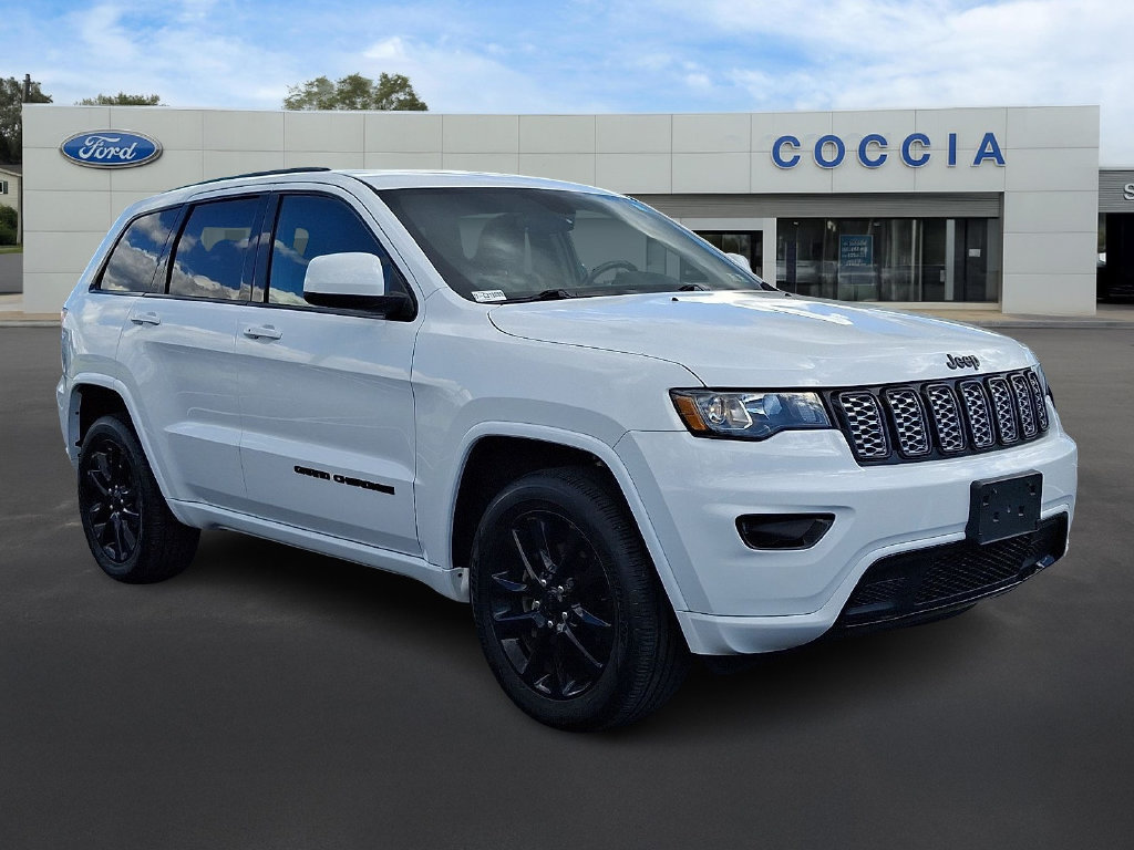 Used 2020 Jeep Grand Cherokee Altitude AWD/4WD image 3