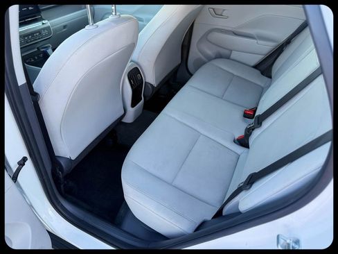 Used 2025 Hyundai Kona SEL FWD image 17