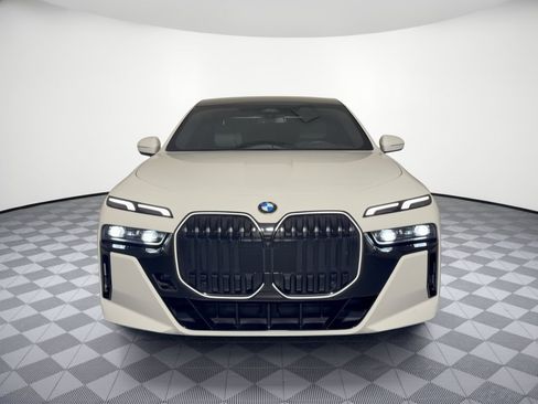 Used 2026 BMW 740i RWD image 6