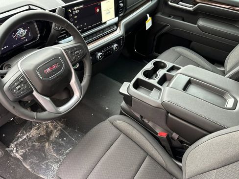 New 2026 GMC Sierra 2500 SLE w/ Preferred Package image 8