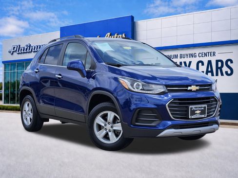 Certified 2017 Chevrolet Trax LT w/ LT Convenience Package AWD/4WD image 1