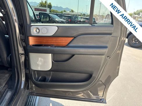 Used 2023 Lincoln Navigator L Black Label AWD/4WD image 13