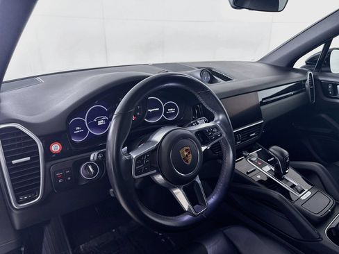Certified 2023 Porsche Cayenne AWD/4WD image 4
