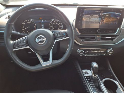 Used 2024 Nissan Altima 2.5 SL FWD image 14