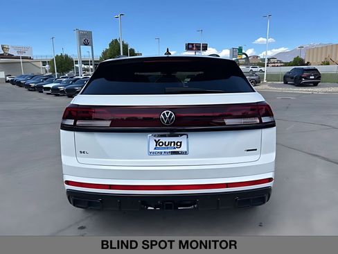 New 2026 Volkswagen Atlas Cross Sport SEL R-Line AWD/4WD image 4