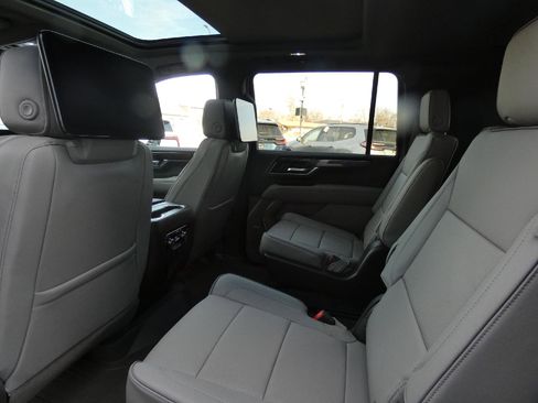 New 2026 GMC Yukon XL Elevation image 13