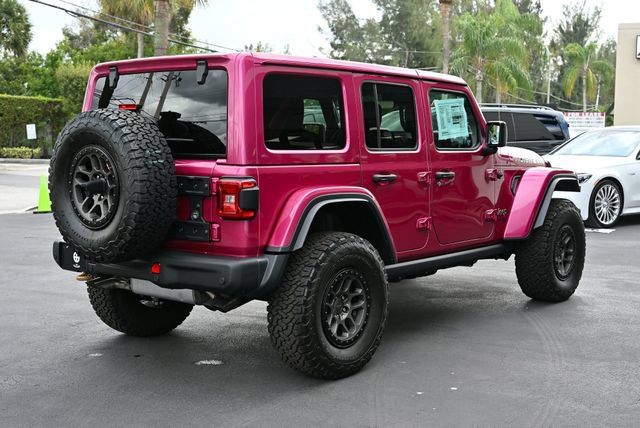 Used 2022 Jeep Wrangler Unlimited Rubicon w/ Xtreme Recon 35" Tire Package AWD/4WD image 5