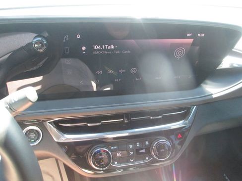 Used 2024 Buick Envista Sport Touring w/ Convenience I Package FWD image 23