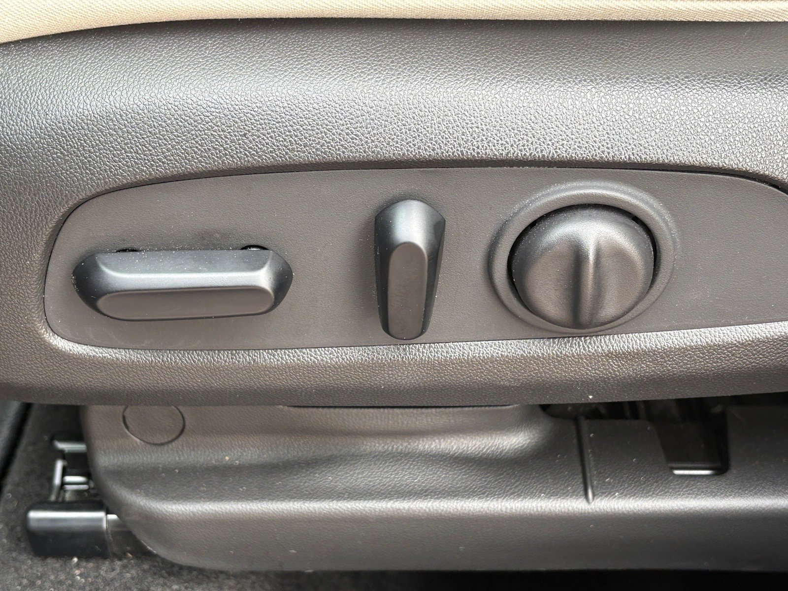 Used 2022 Buick Encore GX Essence w/ Advanced Technology Package FWD image 30