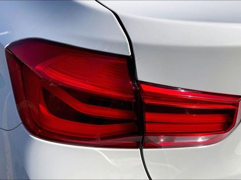 Used 2018 BMW 330i Sedan RWD image 29