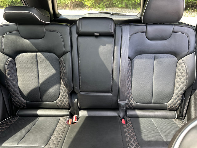 Used 2025 Jeep Grand Cherokee Summit AWD/4WD image 36