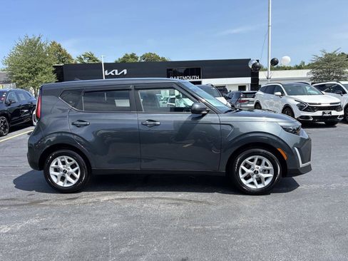 Used 2025 Kia Soul S FWD image 8