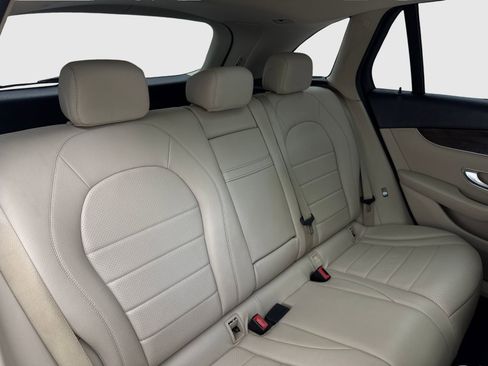 Used 2018 Mercedes-Benz GLC 300 4MATIC w/ Multimedia Package image 39