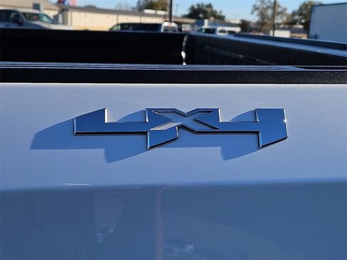 Used 2024 GMC Sierra 1500 SLT image 16