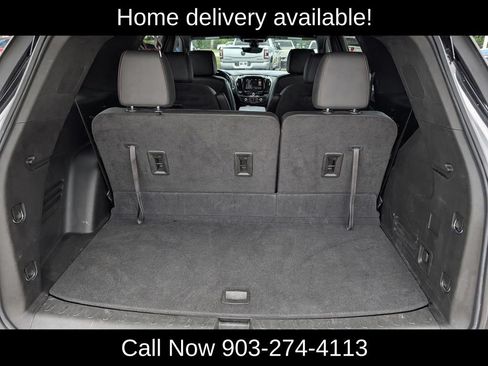 Used 2023 Chevrolet Traverse RS FWD image 50