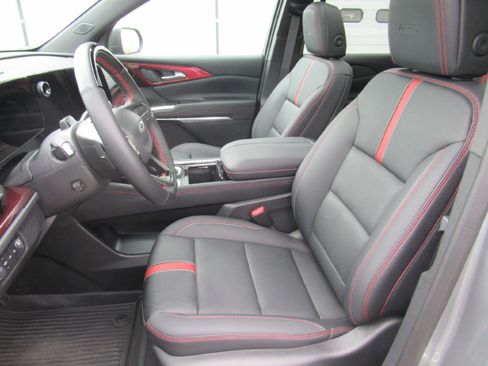 Certified 2024 Chevrolet Traverse RS w/ LPO, Floor Liner Package AWD/4WD image 9