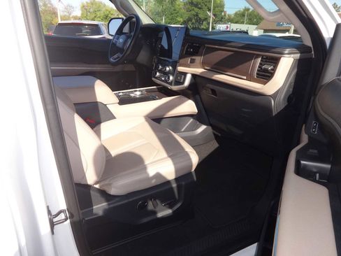 Used 2024 Ford Expedition Max Limited image 13