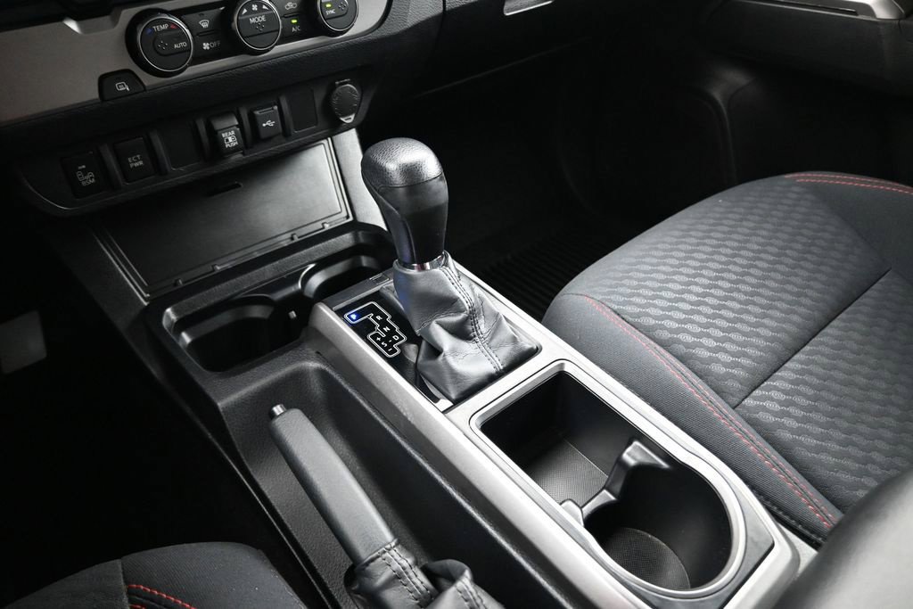 Used 2022 Toyota Tacoma SR5 w/ Technology Package RWD image 18