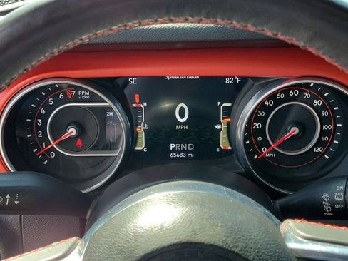 Used 2018 Jeep Wrangler Unlimited Rubicon w/ Dual Top Group AWD/4WD image 28