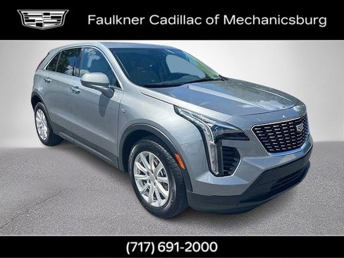 Used 2023 Cadillac XT4 Luxury w/ Cold Weather Package AWD/4WD image 2