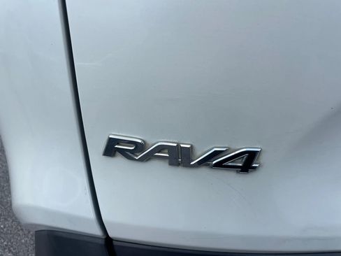 Used 2019 Toyota RAV4 Limited w/ Advanced Technology Package FWD image 6