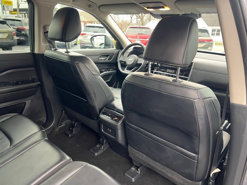 Used 2023 Nissan Pathfinder SL w/ Cargo Package AWD/4WD image 27