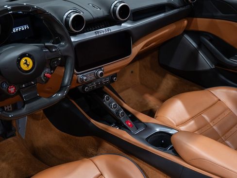 Used 2020 Ferrari Portofino image 26