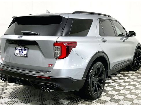 Used 2020 Ford Explorer ST w/ ST Street Pack image 12