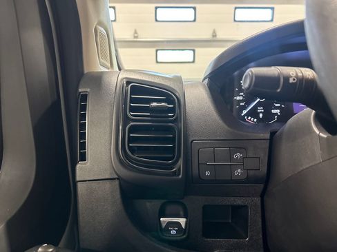 Used 2024 RAM ProMaster 2500 w/ Convenience Group FWD image 16